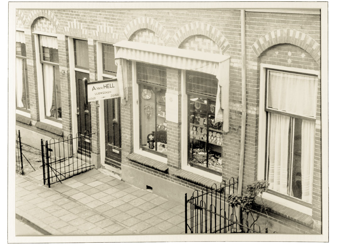 Het woonhuis aan de Lange Beekstraat werd de eerste winkel
