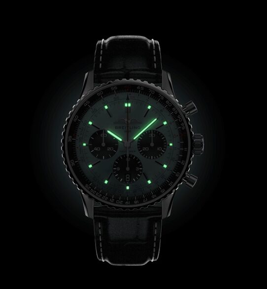 ab0138241c1p1-navitimer-b01-chronograph-43-lumes