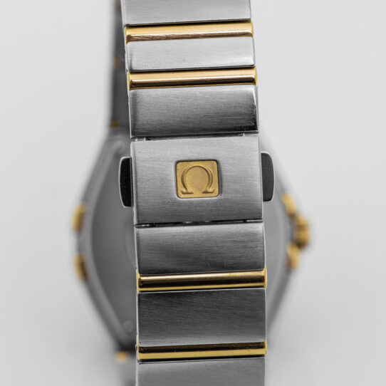 pre-owned-omega-constellation-folding-clasp