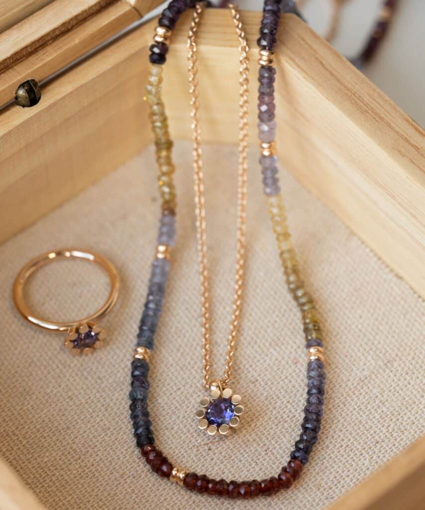 Bron roségouden edelsteencollier met spinel en saffier 8CR4417SASP