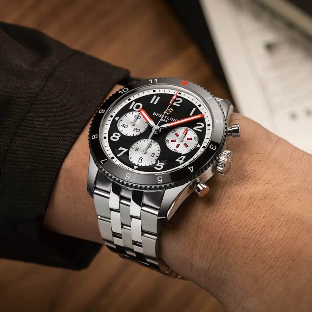 Breitling Classic AVI Chronograph 42 Mosquito Y233801A1B1A1