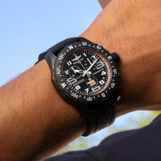 x823101b1b1s1-on-wrist