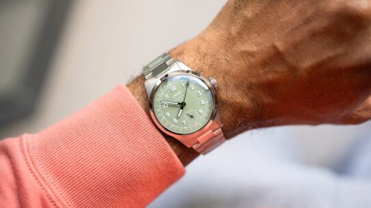 01 403 7799 4067-07 8 20 06-oris-wrist