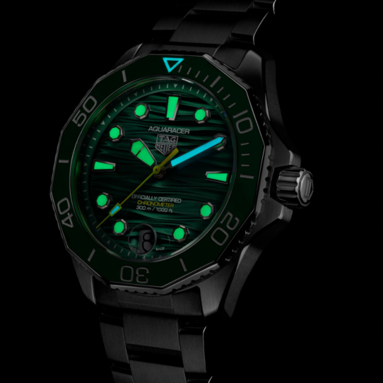 WBP5116.BA0013 glow in the dark