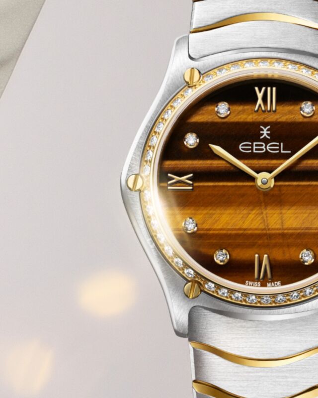 Retro glam meets moderne elegantie💫De Ebel Sport Classic brengt seventies allure naar nu.
💎 47 briljant geslepen diamanten op een lunette van 18 karaat geelgoud
🐯 Unieke wijzerplaat van tijgeroog – blijf kijken en blijf ontdekken
🌊 Bicolor band met golvend design voor een vrouwelijke, elegante touchEen horloge dat je niet alleen draagt, maar bewondert.#EbelWatches #SportClassic #LuxuryWatch #SwissMade #WatchLovers #DiamondWatch #WatchStyle #Timepiece #GoldWatch #WristGameStrong #WatchAddict #ElegantStyle #LuxuryFashion #SeventiesStyle #VintageVibes #WatchOfTheDay #WomenWithStyle #ChicDetails #ModernElegance #StatementPiece #DesignLovers #TimelessLuxury #VanHellJuweliers #Amersfoort #Apeldoorn #Zwolle